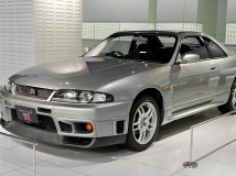 Skyline R33